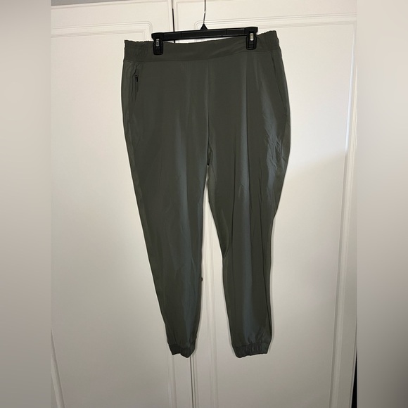 Athleta Textured Brooklyn Jogger Pant - Picture 2 of 11